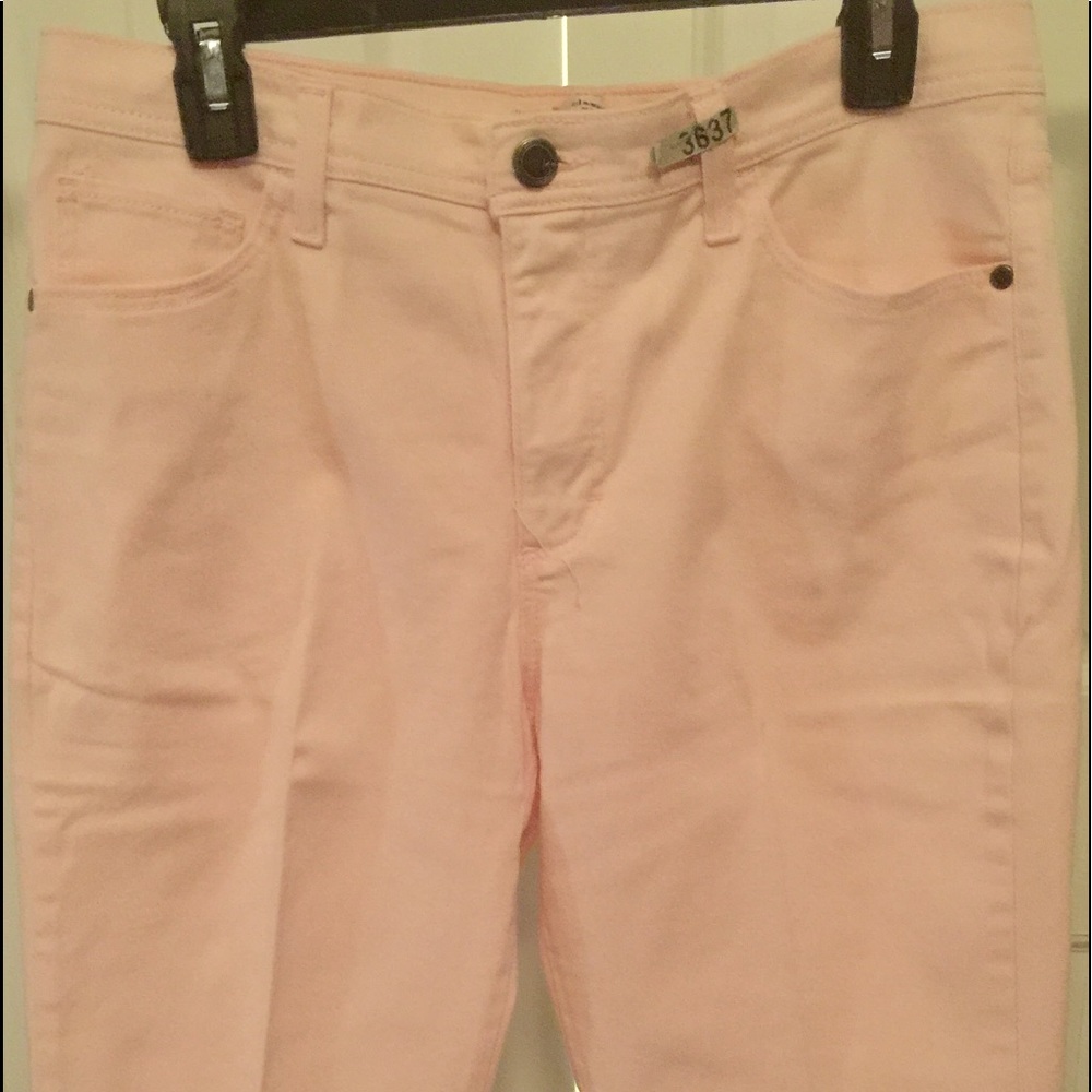 Lee Brand Pink Capri’s w/Pockets
